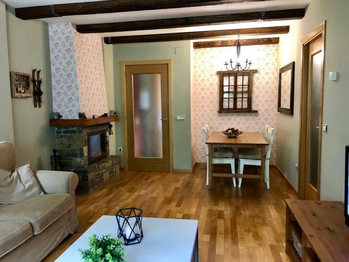 Acogedor Apartamento En El Corazon Del Valle Les Bordes Екстериор снимка